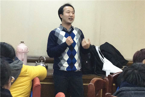 图四 经管学院MBA16级P1班张鑫分享学习方法.jpg